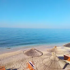 Apartament Pano, Qeparo